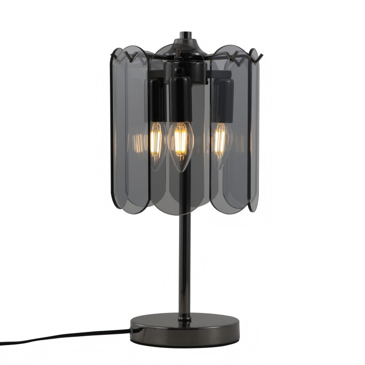 Är det besvärligt att montera rökiga glasögon 3-ljus bordslampa för sängen?